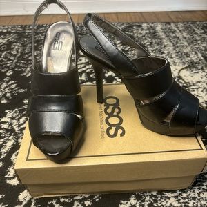 Vintage 9&CO high heel sandals.